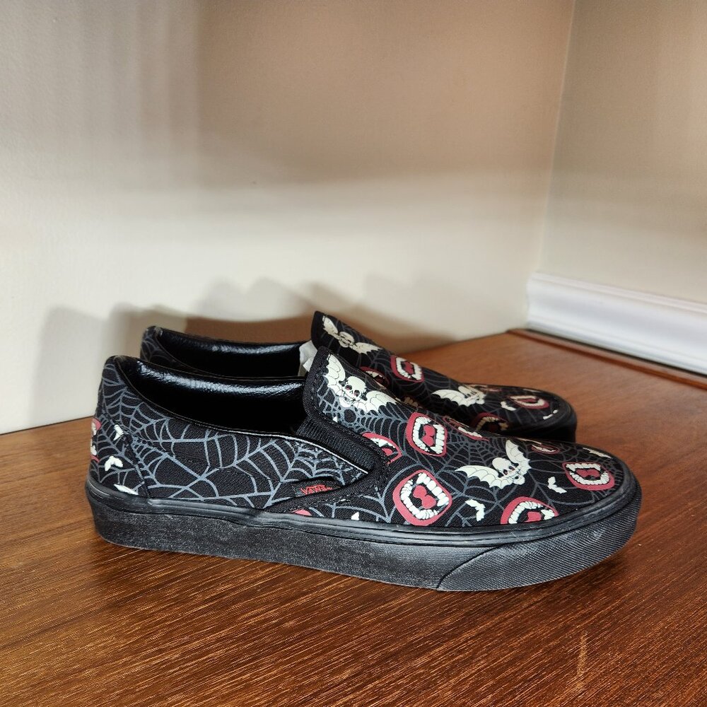 NWT VANS Classic Slip-on GLOW IN THE DARK Glow Frights Men Canvas Black (10.0) - Picture 2 of 16